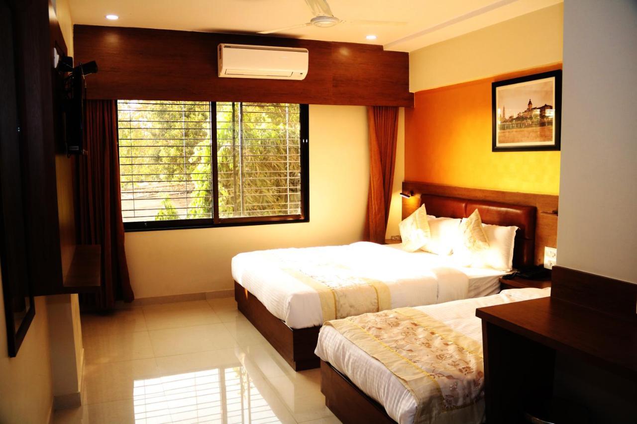 Hotel Crystal Luxury Inn- Bandra Bombay Exterior foto